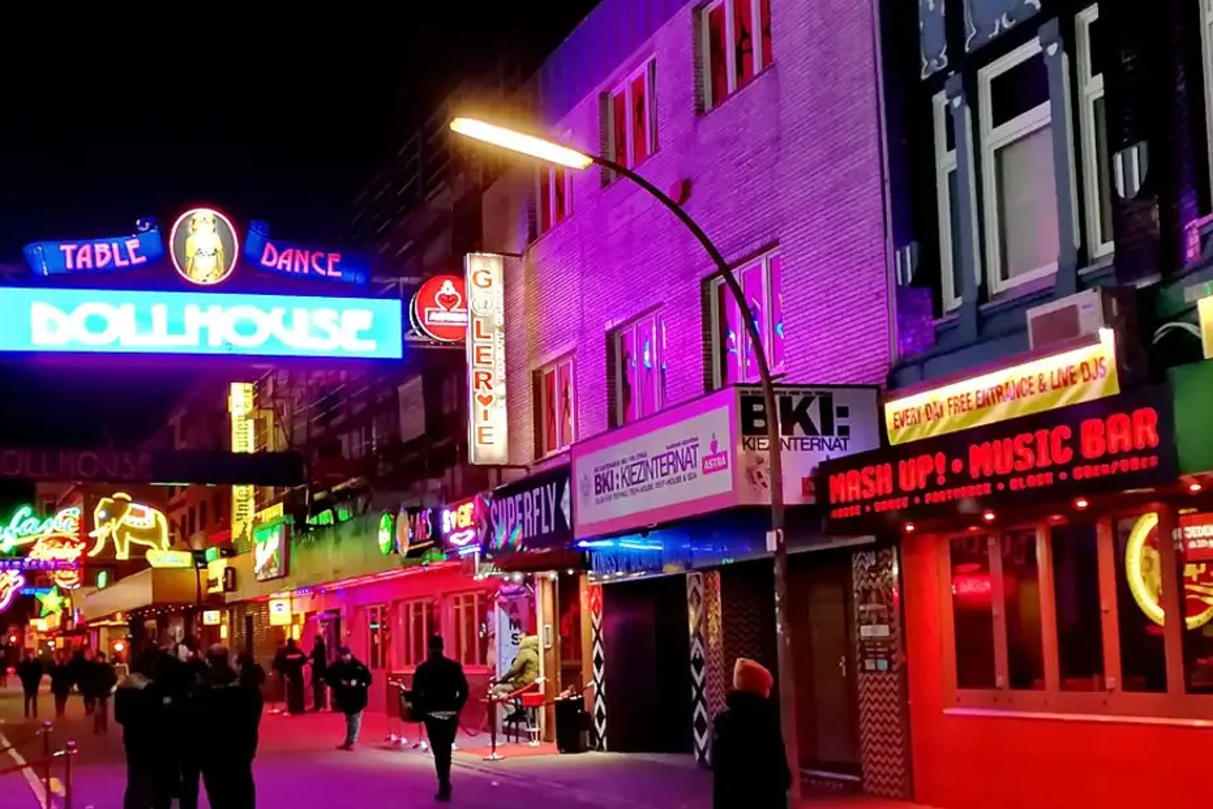 St. Pauli and Port of Hamburg Walking Tour